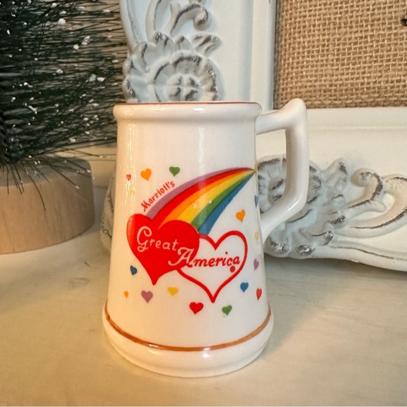 Vintage Marriott's Great America Heart Rainbow Toothpick Holder Made in Korea - Picture 2 of 7